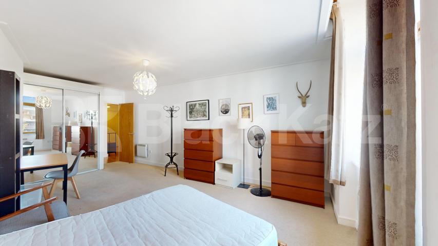 Stylish One-Bedroom Apartment in Prime Old Street Location – 764 Sq Ft City Road, Old Street